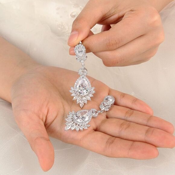 Silver with White Diamond Cubic Zirconia Vintage Style Chandelier Post Earrings - Picture 3 of 6